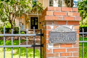 LaurelAoksInn-Front