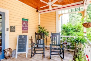 LaurelOaksInn-porch4